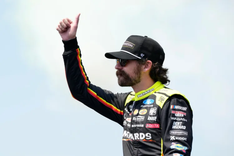 Ryan Blaney grabs pole at Richmond